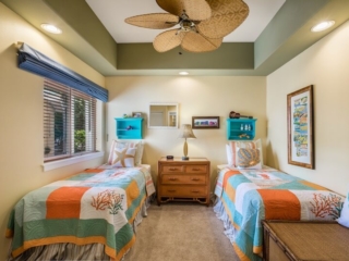 Bedroom 2 in Spacious condo overlooking Kahalu'u beach