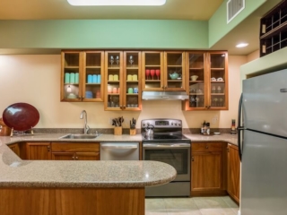 Kitchen in Spacious condo overlooking Kahalu'u beach